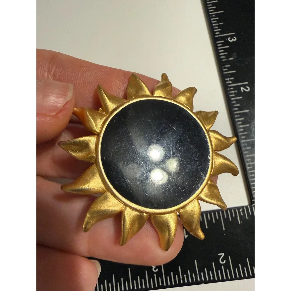 Vintage‎ Gold Tone Black Enamel Sunburst Sun Brooch Pin Celestial Statement
